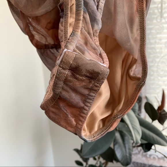 Pretty Little Thing Renaissance Mesh Bodysuit - Picture 6 of 7